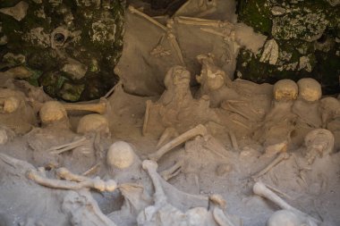 Vesuvius, Campania, İtalya 'daki faciadan sonra Herculaneum' dan mültecilerin kalıntıları
