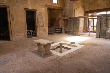 Vezüv, Campania, İtalya 'nın püskürmesinden sonra geriye kalan Herculaneum antik Roma kalıntıları