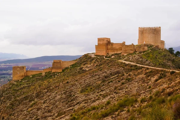 西班牙朱米拉一座城堡的废墟和山景图像 — 图库照片