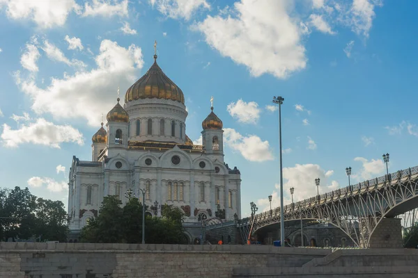 Vista Panorâmica Catedral Cristo Salvador Através Rio Moscou Moscou Rússia — Fotografia de Stock