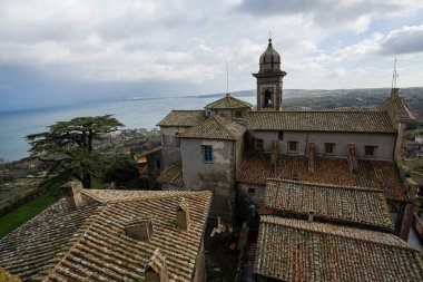 İtalya 'nın Lazio kentindeki Bracciano kentindeki manzara.