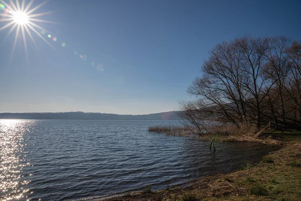 Paisaje Escénico Lago Vico Sol Rayos Lazio Italia — Foto de Stock