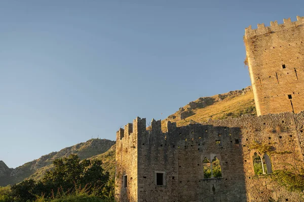 Imagem Das Ruínas Antigo Castelo Cisterna Latina Pôr Sol Itália — Fotografia de Stock