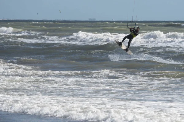 Marina San Nicola Italië Oktober 2020 Kiter Stormachtige Zee Het — Stockfoto