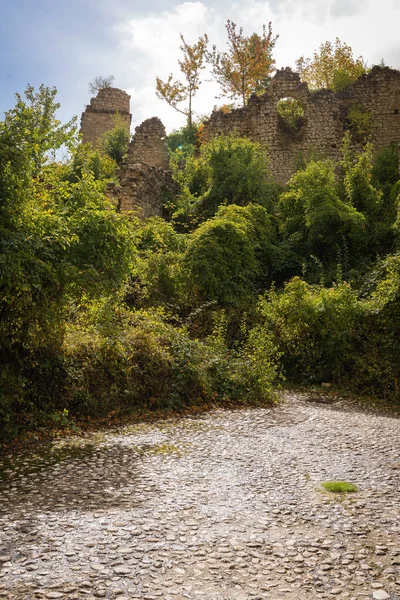 意大利弗拉特拉韦奇亚在暴风雨前阳光灿烂的天气中的风景如画 — 图库照片