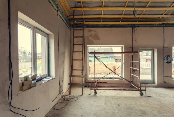 Working Process Warming Part Roof Using Erecting Stage Apartment Construction — Stock Photo, Image