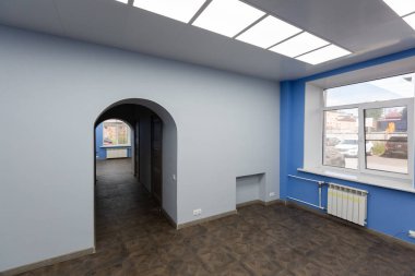 Tipik ofis Iç - boş oda - inşaat, revizyon, remodeling, yeniden inşa, ev iyileştirmeler ve yenileme sonra mobilya olmadan.