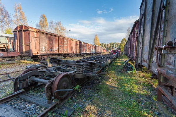 Porvoo, Finlandia, 08 de octubre de 2016: Vagones de ferrocarril, tren y carga en la estación de carga en el casco antiguo de Porvoo . —  Fotos de Stock