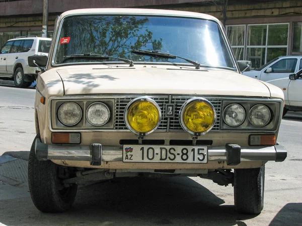 Azerbaijan Baku April 2007 Classic Soviet Vintage Sedan Car Vaz — Stock Photo, Image