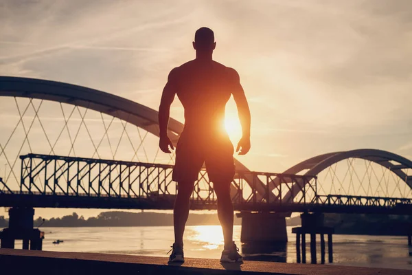 Fitnesstraining Freien Silhouette Eines Gutaussehenden Mannes Frühen Morgen Mit Sonnenaufgang — Stockfoto