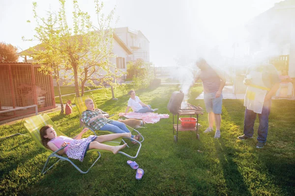 Happy Family Having Picnic Backyard Beautiful Summer Day — Stock Fotó