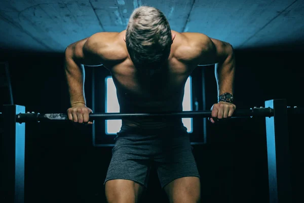 Shirtless Caucasian Man Doing Pull Ups Gym Only Bad Workout — Stock Photo, Image