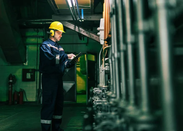 Portret Van Een Jonge Blanke Man Gekleed Werk Slijtage Met — Stockfoto