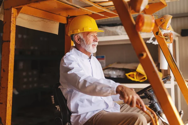 Bearded Senior Worker Uniform Protective Helmet Head Driving Forklift Storage — Stock Photo, Image