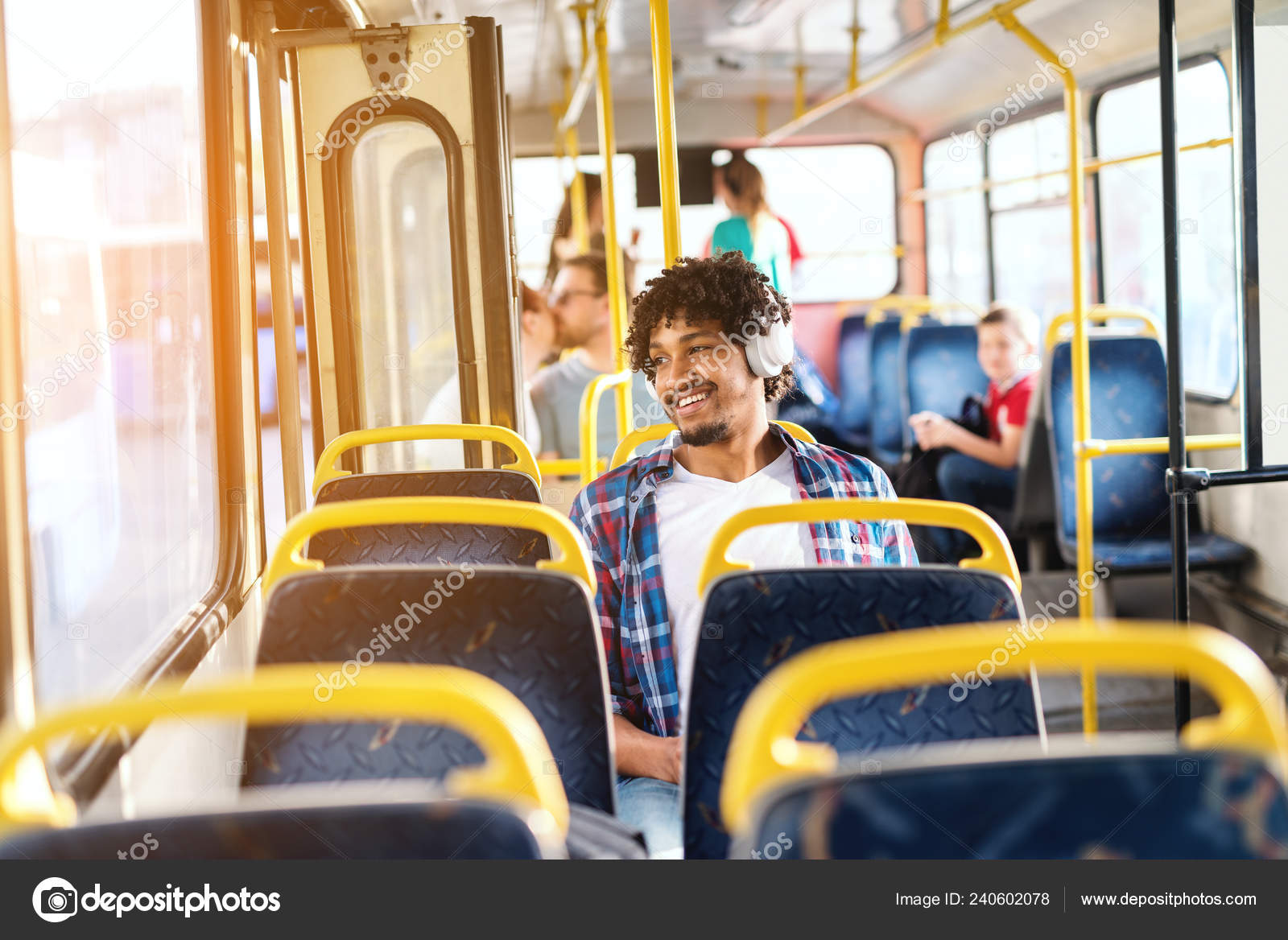 バス写真素材 ロイヤリティフリーバス画像 Depositphotos