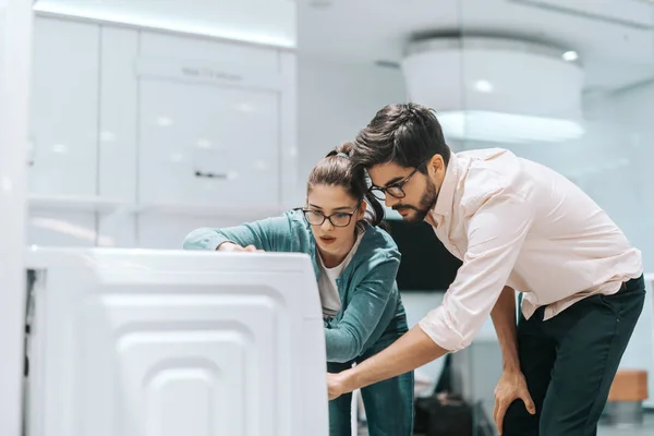 Attractive Multicultural Couple Looking New Washing Machine Want Buy Tech — Stock Photo, Image