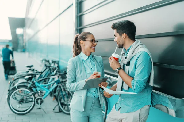 Positive Young Businesspeople Standing Outdoors Discussing Drinking Coffee Woman Holding — Stock Photo, Image