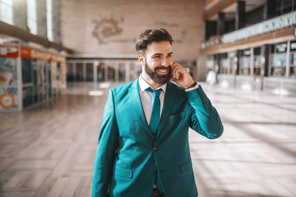 Smiling Bearded Successful Caucasian Businessman Formal Wear Talking Phone While — Stock Photo, Image