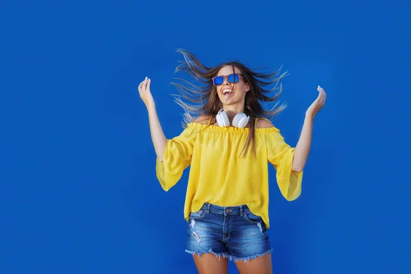 Young Cheerful Caucasian Teenage Girl Yellow Blouse Denim Shorts Jumping — Stock Photo, Image