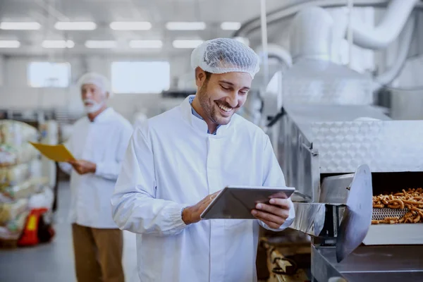 Young Smiling Supervisor Sterile White Uniform Using Tablet Checking Quality — Stock Photo, Image