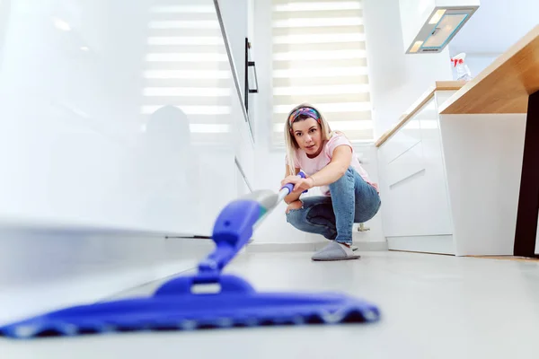 Focused Worthy Caucasian Blonde Housewife Mopping Floor Kitchen Mop While — Stock Photo, Image