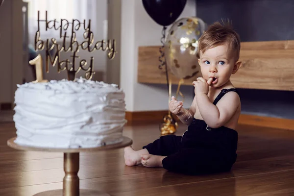 Cute Little Baby Boy Sitting Floor Licking Whipped Cream Cake — Stock Photo, Image