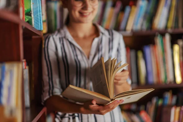 Young Smiling Attractive College Girl Leaning Book Shelves Library Searching — Stock Photo, Image