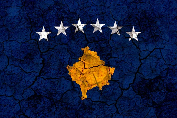 Koszovó Ország Zászló Szimbólum Repedt Szutykos Falra Festett Szárazság Nehézségeket — Stock Fotó