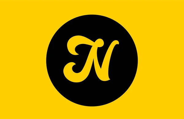 Siyah daireli sarı N harfi alfabe simgesi tasarımı — Stok Vektör