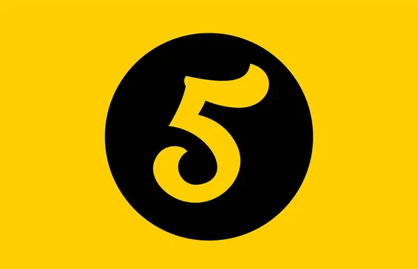Projeto amarelo do ícone do logotipo do número 5 com círculo preto — Vetor de Stock