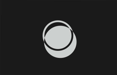 Gri siyah beyaz O alfabe harfi logo simgesi. İş için basit satır tasarımı