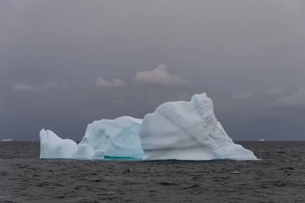 Antarktis Seascape Med Isberg — Stockfoto