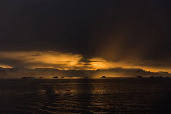 Prachtige Zonsondergang Zeegezicht Weergave — Stockfoto