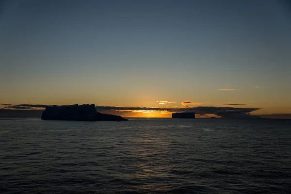 Mooie Antarctische Zeegezicht Met Ijsberg — Stockfoto