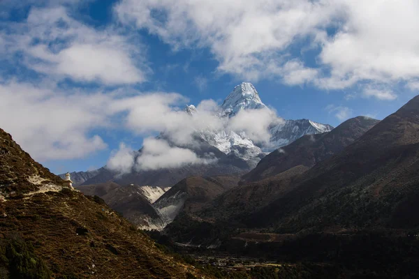 ネパール ヒマラヤのトレッキング — ストック写真