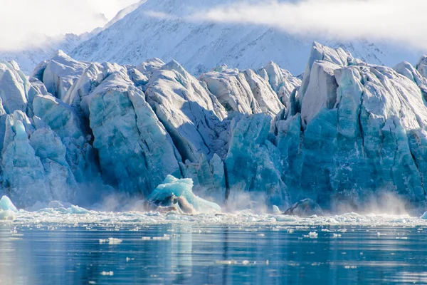 Buzul parçasının şaşırtıcı görünümü