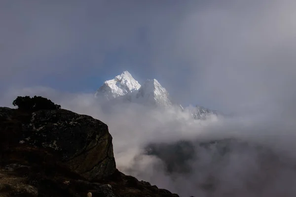 Gündüz Ama Dablam Manzaraya — Stok fotoğraf