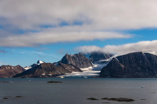 Roca Con Nieve Mar — Foto de Stock