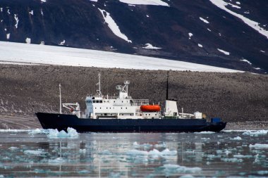 Svalbard sefer gemi