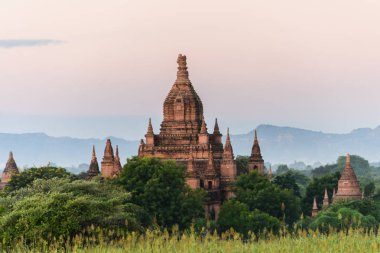 Bagan myanmar gündüz görünümü