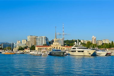 Sochi deniz liman manzaralı