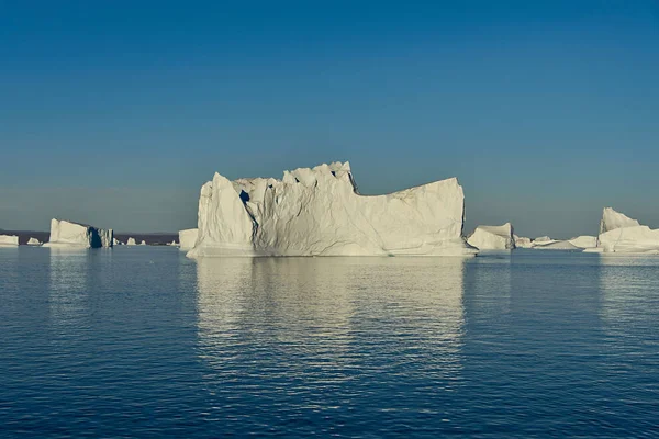 Güzel bir Grönland buz Dağı manzarası