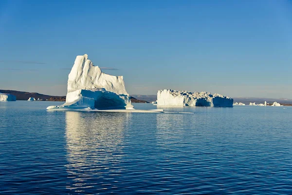 Gyönyörű Kilátás Nyílik Grönlandi Jéghegy — Stock Fotó