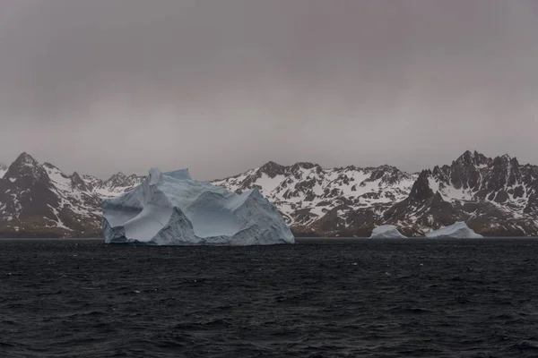 Bella Vista Sul Paesaggio Con Iceberg — Foto Stock