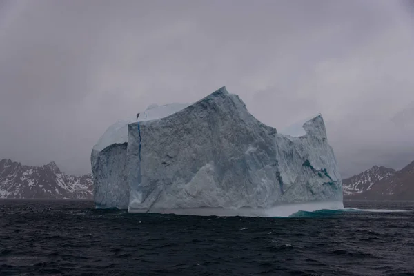 Hermosa Vista Del Paisaje Con Iceberg —  Fotos de Stock