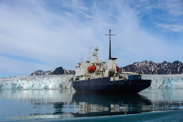 Navio Expedição Svalbard — Fotografia de Stock