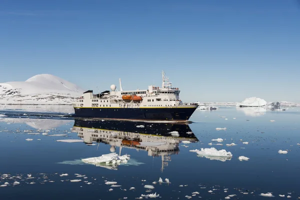 Passagierschiff Der Antarktis — Stockfoto
