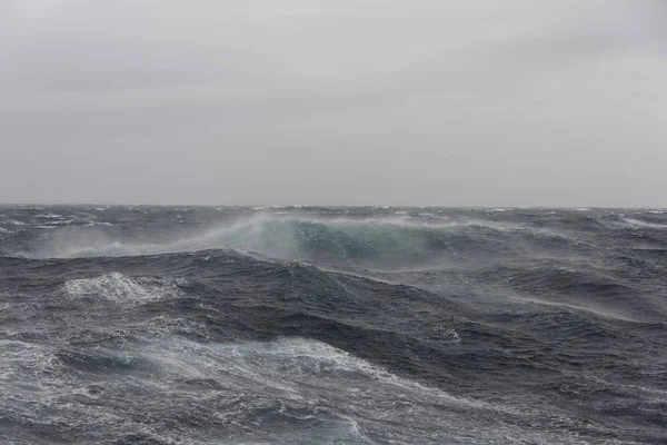 Mar Tempestuoso Bonito Durante Dia — Fotografia de Stock