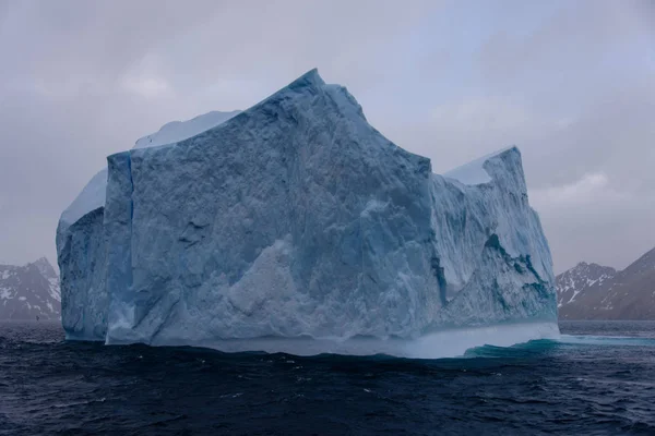 Hermosa Vista Del Paisaje Con Iceberg —  Fotos de Stock