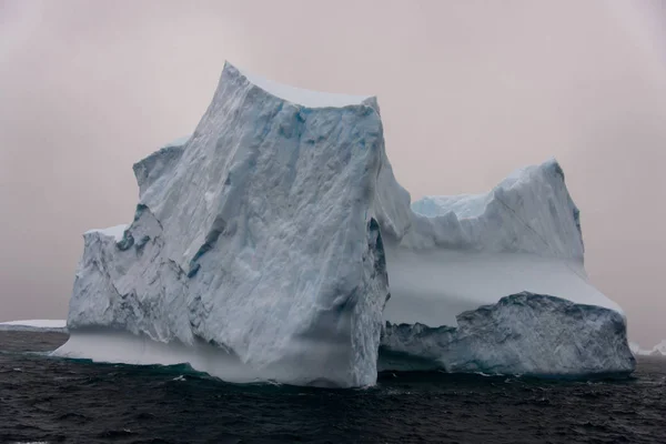 Bela Paisagem Vista Com Iceberg — Fotografia de Stock